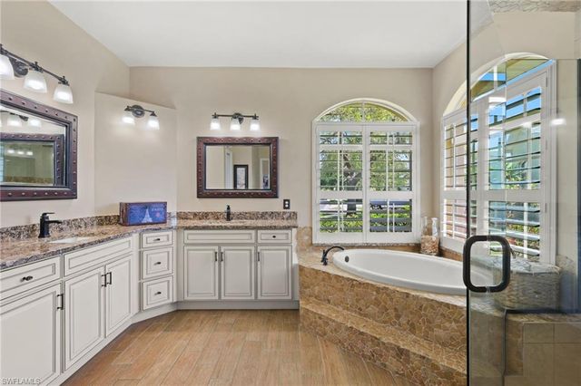 9100 Kings Cove CT, Fort Myers, FL 33967