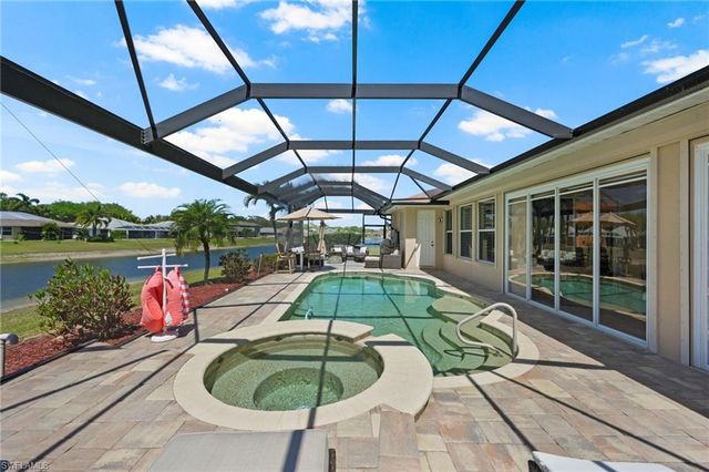 9100 Kings Cove CT, Fort Myers, FL 33967