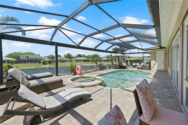 9100 Kings Cove CT, Fort Myers, FL 33967