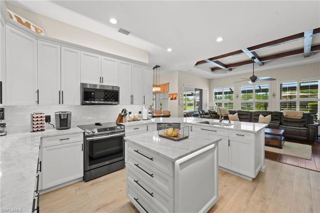 9100 Kings Cove CT, Fort Myers, FL 33967