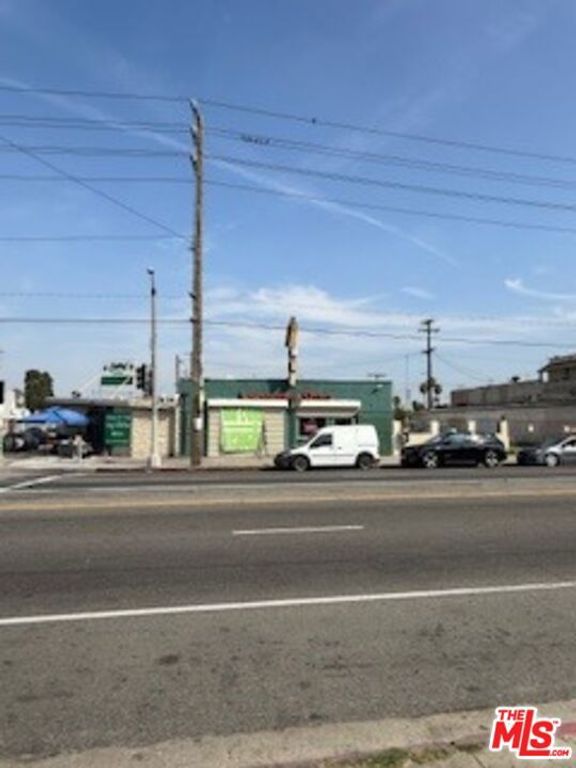 7904 S Central Avenue, Los Angeles, CA 90001