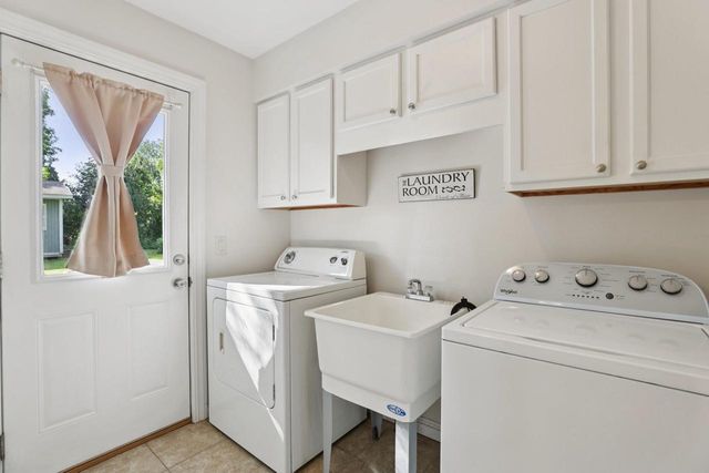 1007 Eric Lane, Waunakee, WI 53597