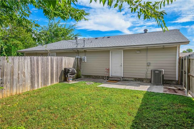 1211 April Bloom A, College Station, TX 77840