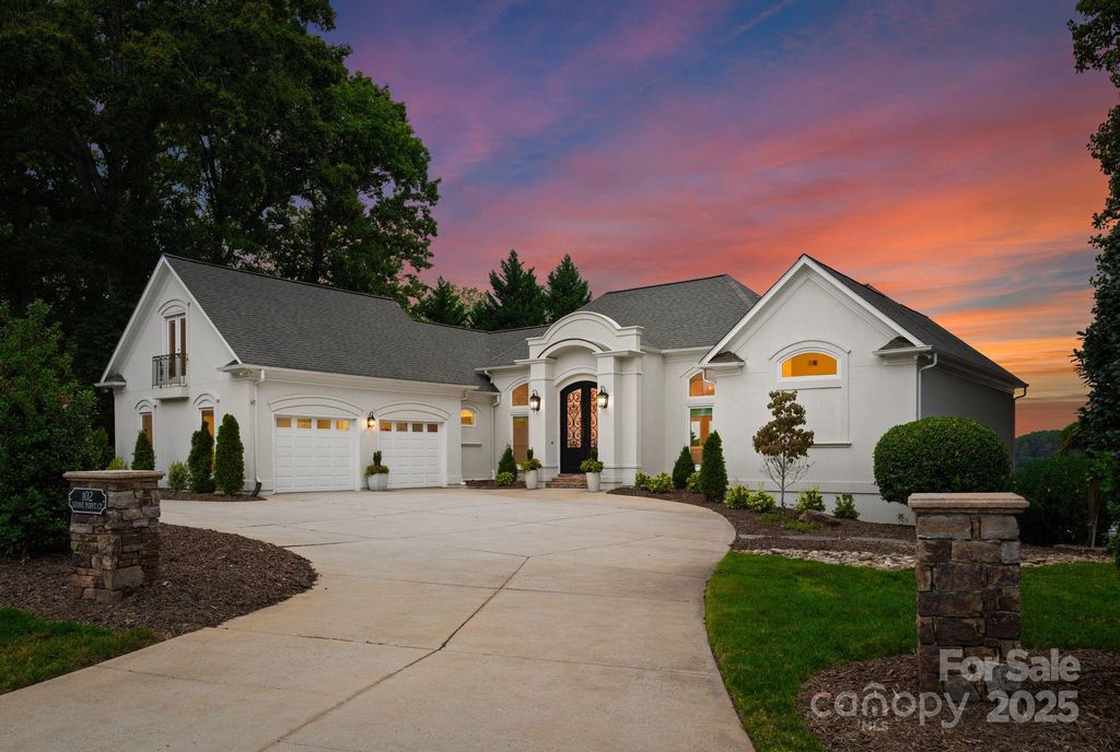 102 Stone Point Court, Mooresville, NC 28117