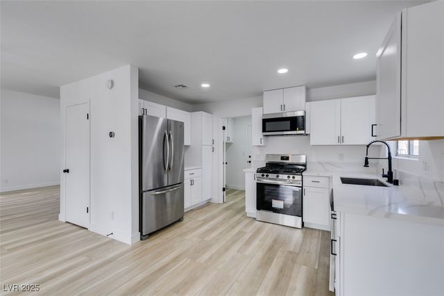 6517 Fresh Meadows Lane, Las Vegas, NV 89108