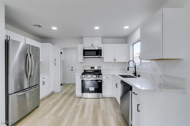 6517 Fresh Meadows Lane, Las Vegas, NV 89108