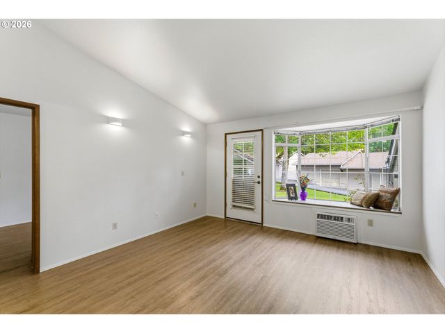 13775 Sw SCHOLLS FERRY Rd 217, Beaverton, OR 97008