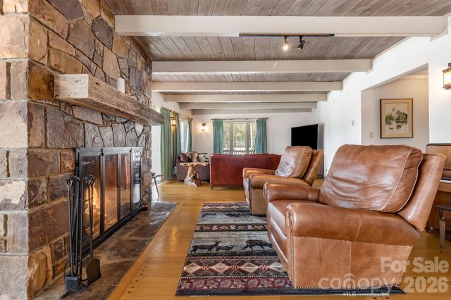 301 Highland Circle, Sugar Mountain, NC 28604