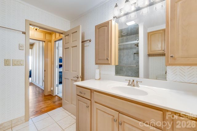 301 Highland Circle, Sugar Mountain, NC 28604