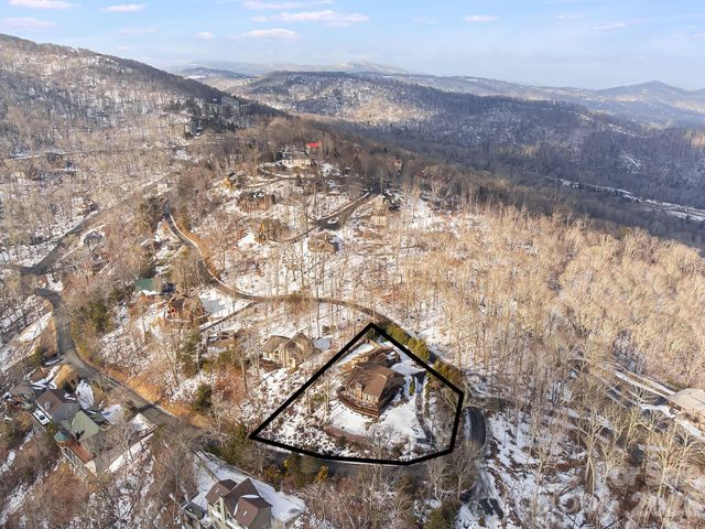 301 Highland Circle, Sugar Mountain, NC 28604