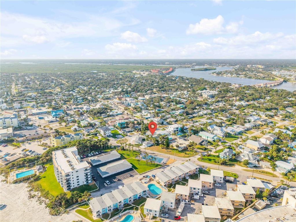 Image 76 of property listing at 402 LINCOLN AVENUE, New Smyrna Beach, FL 32169