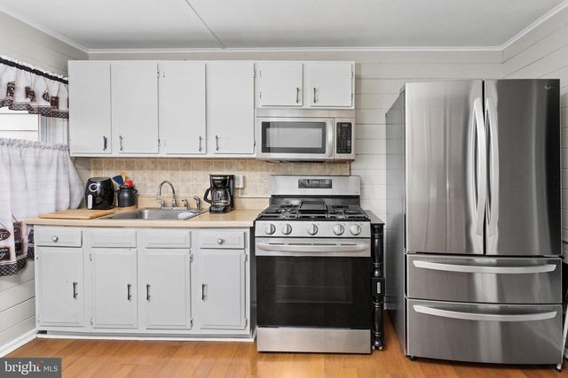 137 2ND ST, Bordentown, NJ 08505