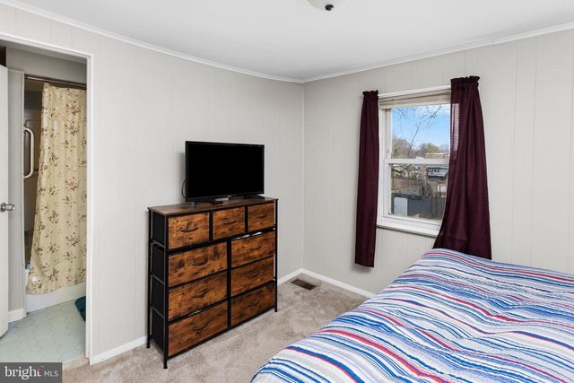 137 2ND ST, Bordentown, NJ 08505