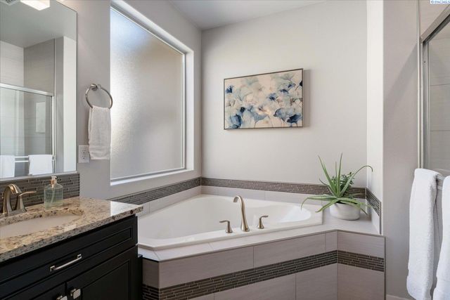 2629 W 44th Place, Kennewick, WA 99337