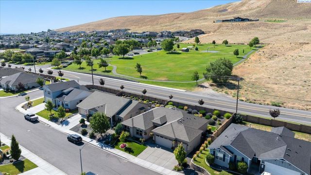 2629 W 44th Place, Kennewick, WA 99337