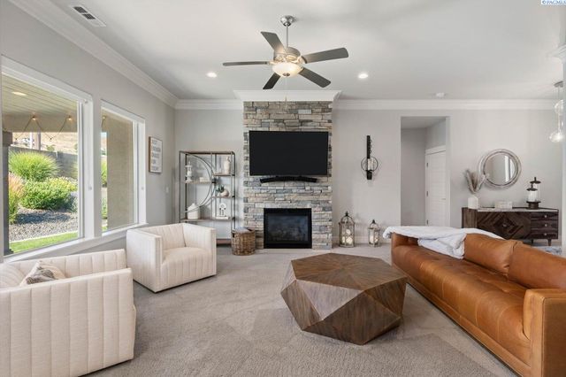 2629 W 44th Place, Kennewick, WA 99337