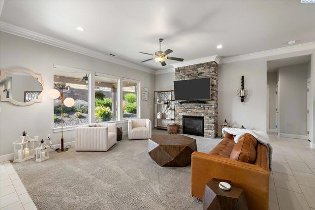 2629 W 44th Place, Kennewick, WA 99337