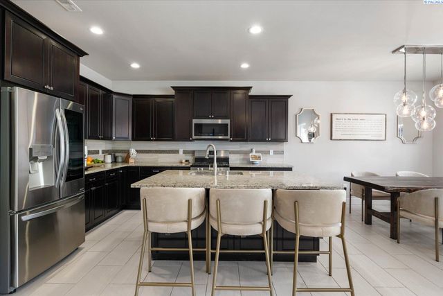 2629 W 44th Place, Kennewick, WA 99337