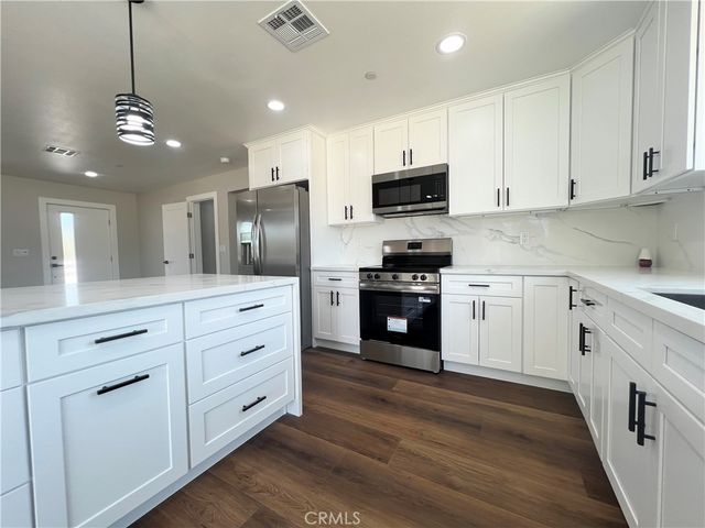 9506 East Avenue T-14, Littlerock, CA 93543