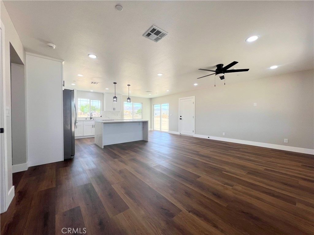 Image 12 of property listing at 9506 East Avenue T-14, Littlerock, CA 93543
