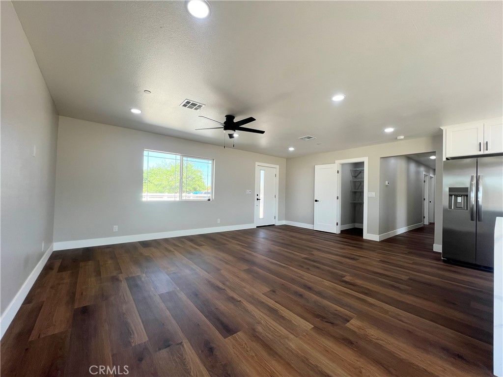Image 14 of property listing at 9506 East Avenue T-14, Littlerock, CA 93543