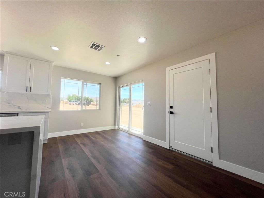 Image 15 of property listing at 9506 East Avenue T-14, Littlerock, CA 93543