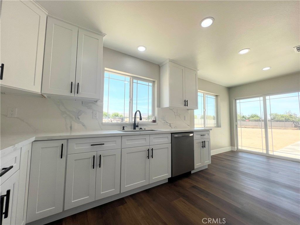 Image 21 of property listing at 9506 East Avenue T-14, Littlerock, CA 93543