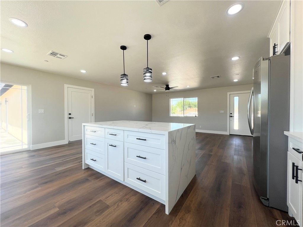 Image 22 of property listing at 9506 East Avenue T-14, Littlerock, CA 93543