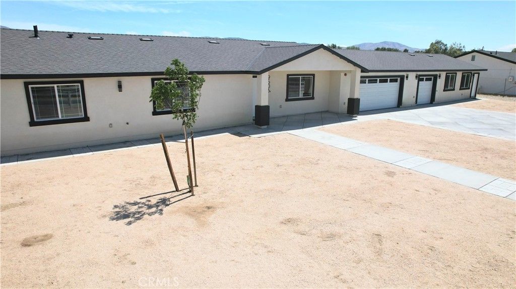 Image 4 of property listing at 9506 East Avenue T-14, Littlerock, CA 93543
