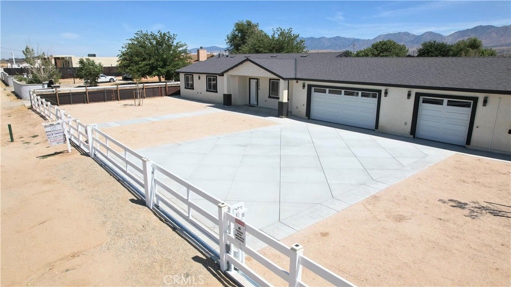 Image 6 of property listing at 9506 East Avenue T-14, Littlerock, CA 93543
