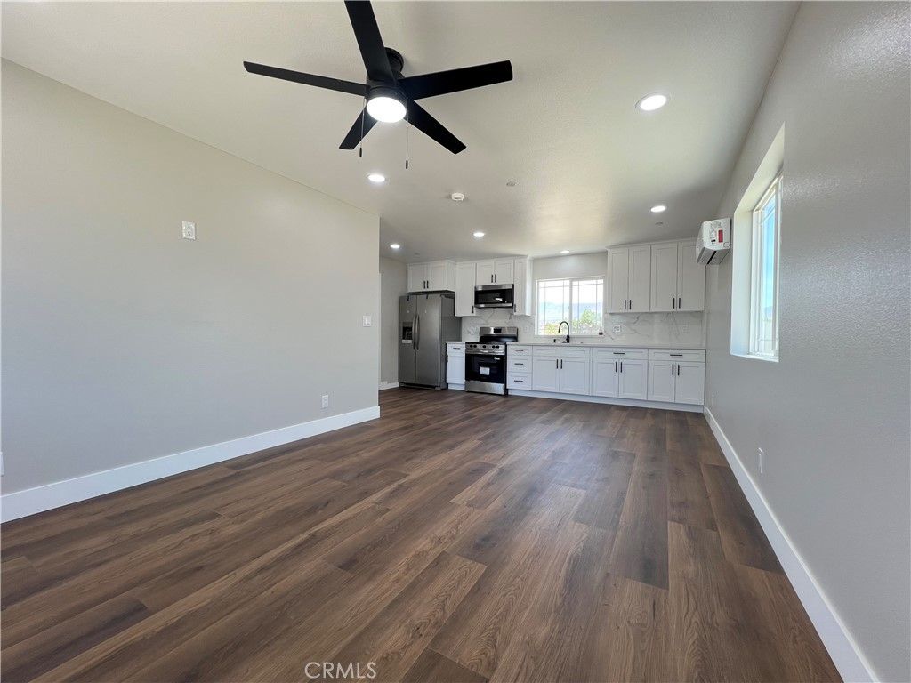 Image 61 of property listing at 9506 East Avenue T-14, Littlerock, CA 93543