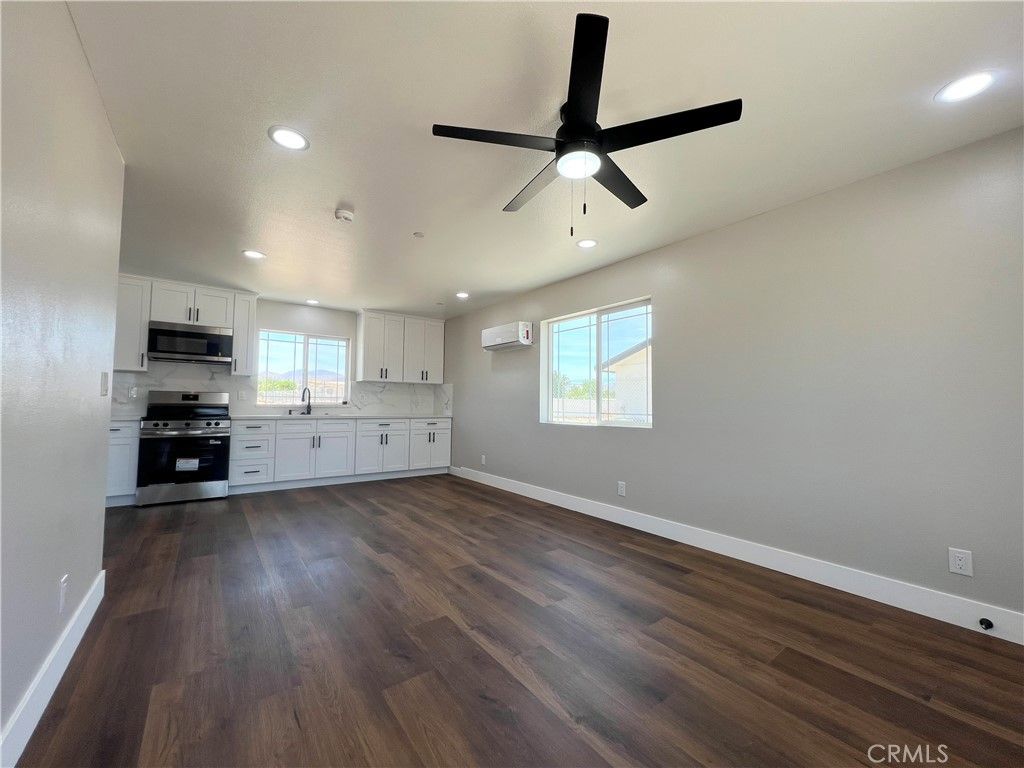 Image 63 of property listing at 9506 East Avenue T-14, Littlerock, CA 93543