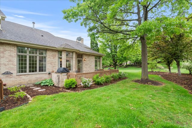 16 Pine Needles Drive, Lemont, IL 60439