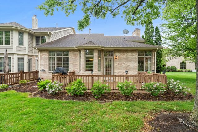 16 Pine Needles Drive, Lemont, IL 60439