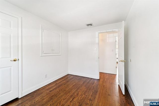 204 Pierron Street, Northvale, NJ 07647