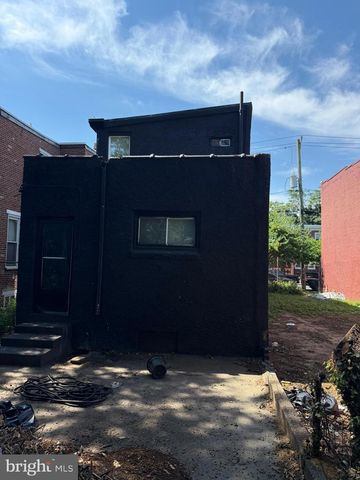 323 CHESTNUT ST, Camden, NJ 08103