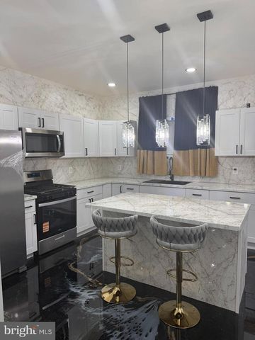 323 CHESTNUT ST, Camden, NJ 08103