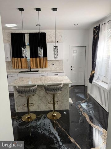 323 CHESTNUT ST, Camden, NJ 08103