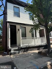 323 CHESTNUT ST, Camden, NJ 08103