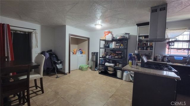 9306 Parmelee Avenue, Los Angeles, CA 90002