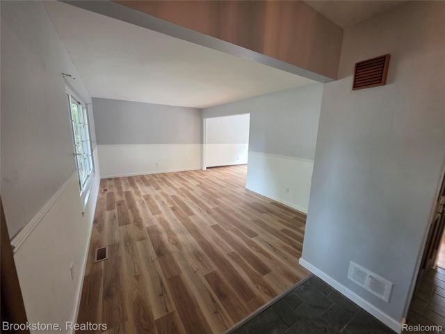 1243 Pickwick Place, Flint Charter Township, MI 48507