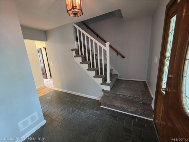 1243 Pickwick Place, Flint Charter Township, MI 48507
