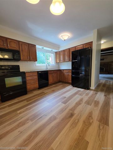1243 Pickwick Place, Flint Charter Township, MI 48507