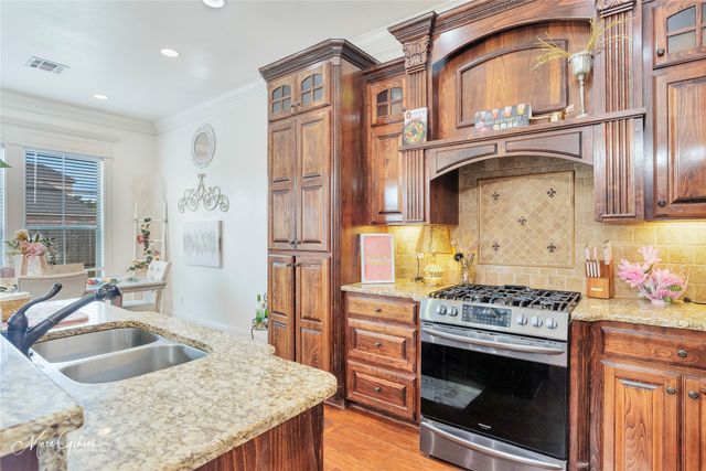 605 Bitter Pecan Drive, Bossier City, LA 71111