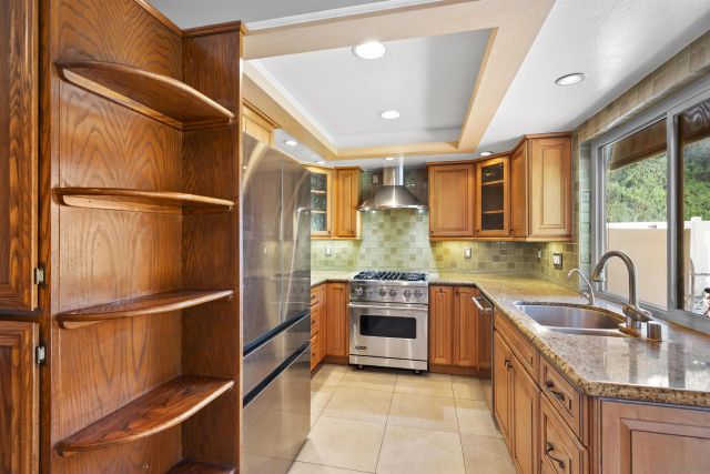 6690 Gullstrand St, San Diego, CA 92122