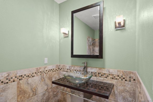 6690 Gullstrand St, San Diego, CA 92122