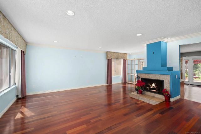 6690 Gullstrand St, San Diego, CA 92122