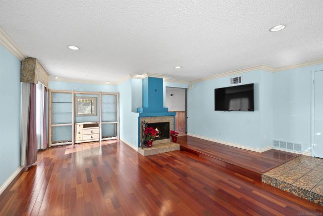 6690 Gullstrand St, San Diego, CA 92122