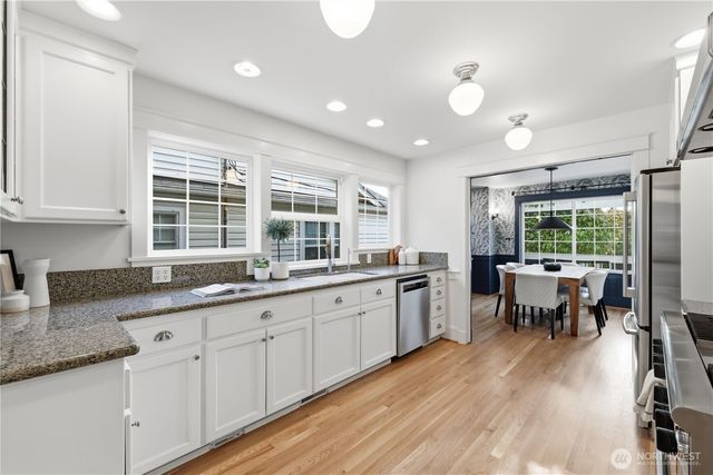 2536 31st Avenue W, Seattle, WA 98199