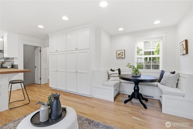 2536 31st Avenue W, Seattle, WA 98199